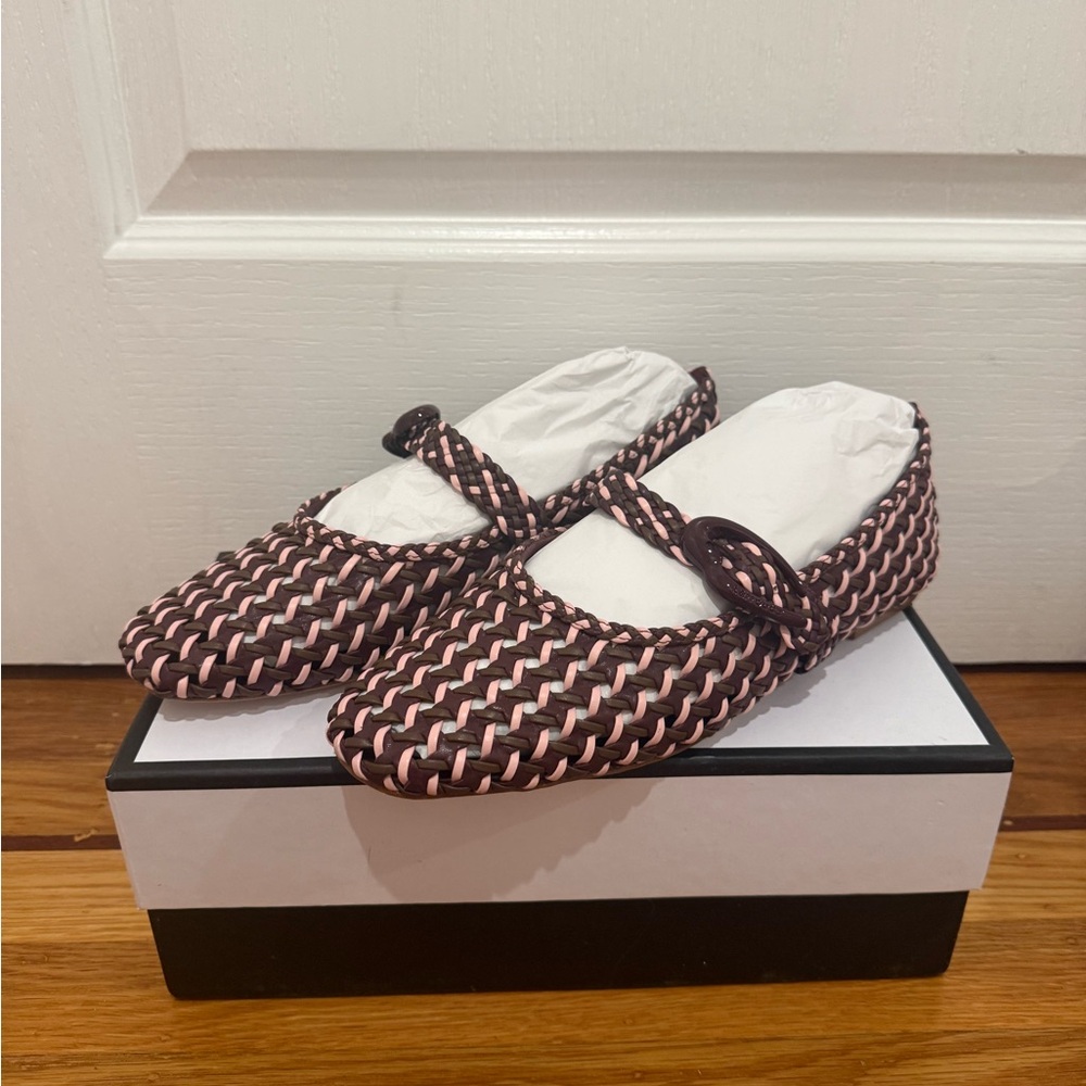 NEVER WORN Larroude woven flats